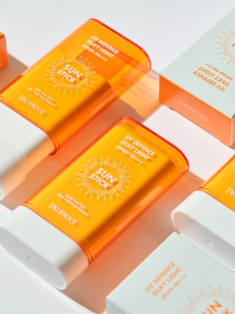 Солнцезащитный стик Deoproce UV Defence Silky Light Sun Stick SPF 50+PA++++ 