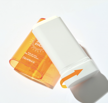 Солнцезащитный стик Deoproce UV Defence Silky Light Sun Stick SPF 50+PA++++ 