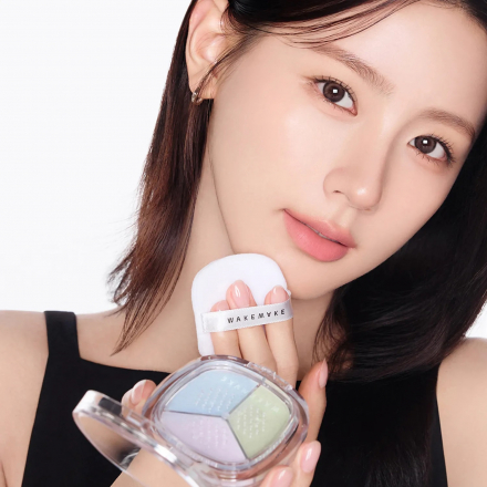 Матирующая пудра трёхцветная Wakemake Stay Fixer Multi Color Powder 01 Pale Clear