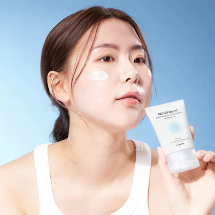 Солнцезащитный крем увлажняющий Jumiso Awe-Sun Airy-Fit Daily Moisturizer With Sunscreen SPF 50+ PA++++ 