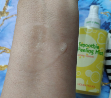  Мист-скатка отшелушивающий с лимоном Holika Holika Smoothie Peeling Mist Lemon Squash