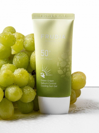 Гель солнцезащитный себорегулирующий с зеленым виноградом Frudia SPF50+ PA+++ Green Grape Sebum Control Cooling Sun Gel SPF50+ PA+++