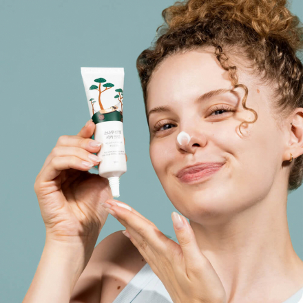 Крем с экстрактами сосны и центеллы для проблемной кожи лица Round Lab Pine Calming Cica Cream