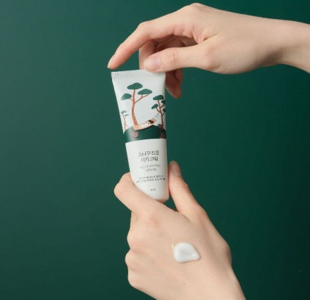 Крем с экстрактами сосны и центеллы для проблемной кожи лица Round Lab Pine Calming Cica Cream