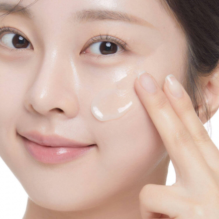 Гель-крем для лица матирующий с микроиглами и чесноком VT Cosmetics Garlic Ac Reddle Shot Gel Cream