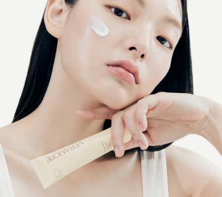 Солнцезащитная сыворотка увлажняющая Veramore Brightening Glowing Sun Serum SPF50+ PA++++