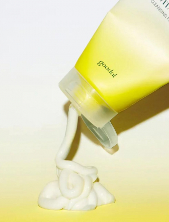 Пенка для умывания осветляющая с танжерином Goodal Vita-C Cleansing Foam