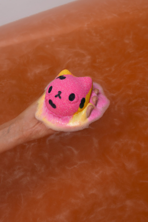 Бомбочка для ванны 2Alpacas Catobomb розово-жёлтая