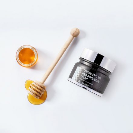  Крем для лица питательный с прополисом и гибискусом FarmStay Derma Cube Red Propolis Cream