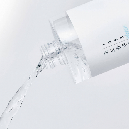 Мицеллярная вода для снятия макияжа Round Lab Dokdo Cleansing Water