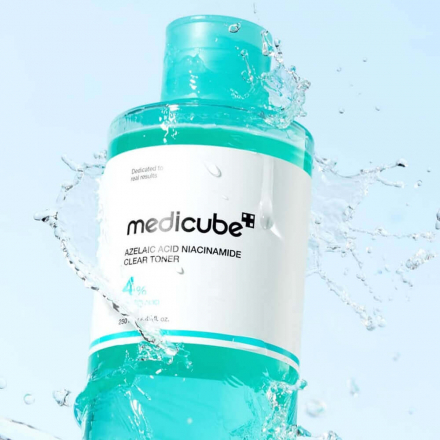 Тонер очищающий с 4% азелаиновой кислоты Medicube Azelaic Acid Niacinamide Clear Toner
