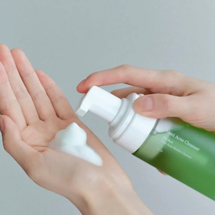 Мусс для умывания на основе нони Celimax The Real Noni Acne Bubble Cleanser