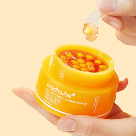 Крем для лица капсульный для сияния кожи Medicube Kojic Acid Turmeric Vita Capsule Cream