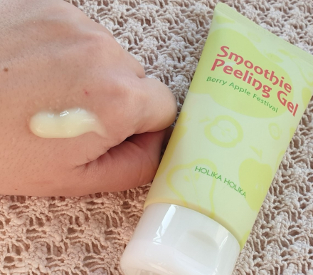  Пилинг-гель с AHA-кислотами Holika Holika Smoothie Peeling Gel Berry Apple Festival 