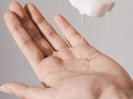 Гель-пенка для умывания осветляющая Skin1004 Madagascar Centella Tone Brightening Cleansing Gel Foam