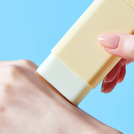 Солнцезащитный стик с растительными экстрактами водостойкий Tocobo Vita Waterproof Sun Stick SPF50+ PA++++ 