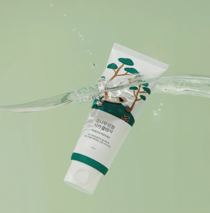 Пенка для умывания для проблемной кожи Round Lab Pine Calming Cica Cleanser
