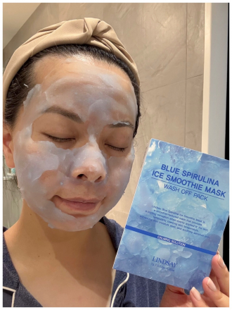 Маска-смузи для лица витаминная смываемая Lindsay Blue Spirulina Ice Smothie Mask Wash Off Pack