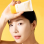 Солнцезащитный крем осветляющий Celimax Pore+Dark Spot Brightening Care Sunscreen SPF50+ PA++++ 