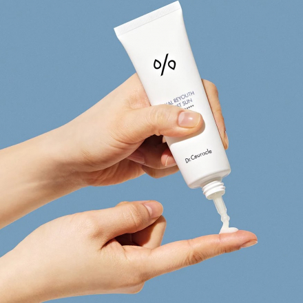 Солнцезащитный крем увлажняющий Dr Ceuracle Hyal Reyouth Moist Sun SPF50 PA++++