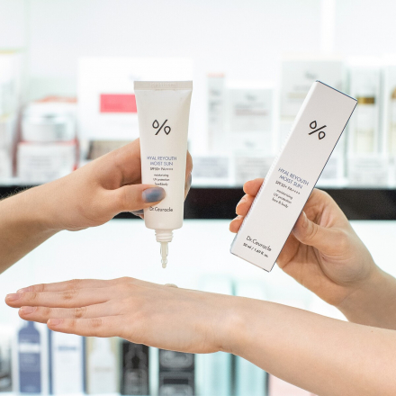 Солнцезащитный крем увлажняющий Dr Ceuracle Hyal Reyouth Moist Sun SPF50 PA++++
