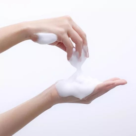 Пенка для умывания успокаивающая Bioheal BOH Panthecell Repair Cica Soothing Cleanser